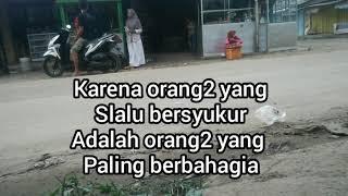 Kisah sedih nenek penjual bacang  jualan dari jam 12 siang sampe jam 4 sore blm ada yg beli