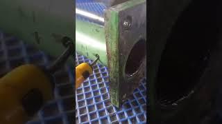 Hydraulic cylinder Hydraulic jack manufacturing defect and correction method to avoid seal damage