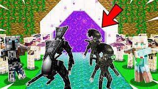 Minecraft INSANE ALIEN DEFENSE ALIENS ARE INVADING Modded Mini-Game