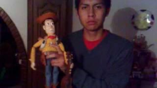 El muñeco que se mueve solo  the doll moves by itself.  Woody 