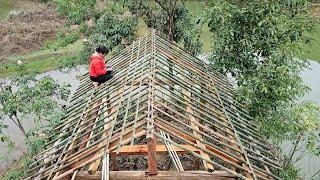 Use palm leaves and bamboo to build the roof - wooden house