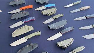 Много ножей в ножнах из кайдекса с универсальными системами крепления