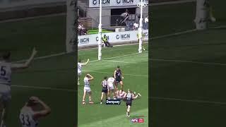 Hows he marked that? ‍ #afl