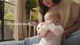 Soft and tactile silicone for a natural latch helping transition from breast to bottle.