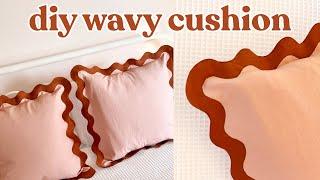 How To Make A Wavy Cushion Cover FREE PATTERN  DIY Scalloped Cushion