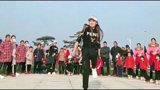 Changchun   YanQiu   HeGa   Qingyun dances Trolling  The choreographer co wrote Dandan Choreographer