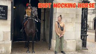 Idiot Girl Mocks Kings Horse and Gets Caught on Camera