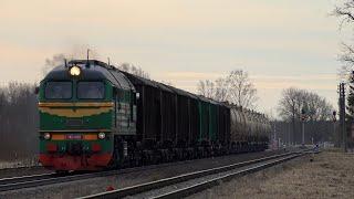 Магистральный тепловоз М62-1035 с грузовым поездом  Diesel locomotive M62-1035 with freight train