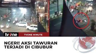 Cibubur Mencekam Satu Orang Terkapar di Jalan Akibat Aksi Tawuran  tvOne Minute