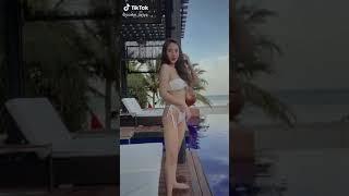 Bộ áo tắm bikini rất đẹp.