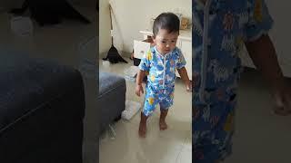 Bayi 1 Tahun Perhatian Ngobatin Mama Part 2 #shorts #bayipinter #anakpintar