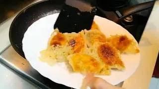 【小穎美食】 餃子還在煮著吃嗎？ 教你新做法，比煮餃子好吃萬倍做法還簡單