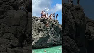 Things to do Hawaii Waimea Bay Rock Jumping #oahu #hawaii #hawaiinorthshore #hawaiibeaches