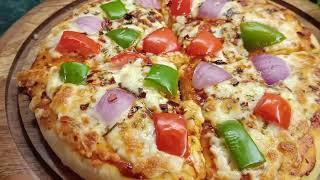 Homemade Veg Pizza Recipe#viralvideo#ytviralvideo#youtubevideo#vegpizzarecipe#pizza#lifeandliving07