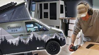 Möbel bauen im VW T6 Adventure Van Küche und jede Menge Stauraum