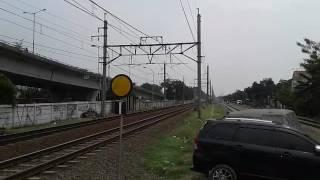 KRL TM 05 012 Masuk Stasiun Klender Baru