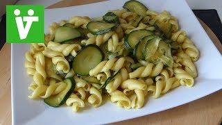 Pasta con Zucchine Cipollotti e Curry