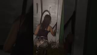 GIRL DOES A CLEAN GRAFFITI THROW-UP  #graffiti #graffitiart #shorts