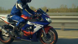 Cамый лучший литровый спортбайк для новичка Honda CBR929RRМото клип от BRider