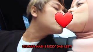 CIUMAN MESRA RIZKY DAN LESTI