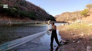 visitando este rio entre las peñas con muchos peces