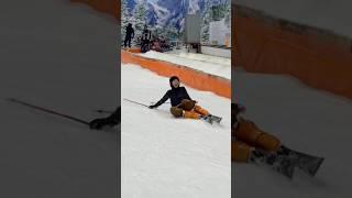 Satu jatoh semua ikutan pertama kali ski