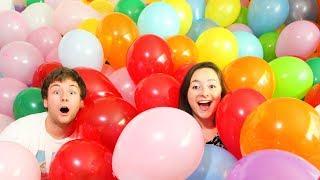 How Many BALLOONS Does it Take to Fill a House? - 1000+ BALLOONS 