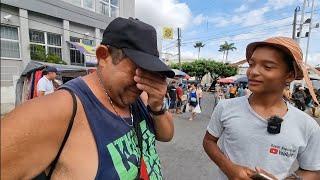 SAMUEL VISITA A FEIRA LIVRE DE SURUBIM-PE E HOMEM SE EMOCIONA AO MANDAR ABRAÇO PRA FAMÍLIA EM SP