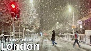 London in heavy snow storm Dec 2022 Incredible sights