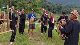 Angklung Buncis w Pusaka Mekar in Naringgul West Java Tabeuh Tonggeret