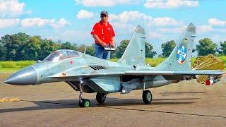 XXXL MIG-29 SCALE 16 RUSSIAN RC TURBINE JET WITH REAL FIRE AND SMOKE FLIGHT DEMONSTRATION