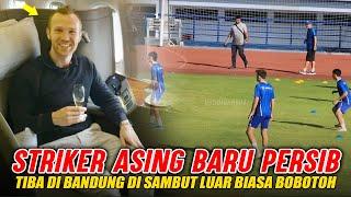 TERWUJUD STRIKER ASING BARU PERSIB MENDARAT DI BANDUNG