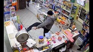 В Нестерове полицейские задержали мужчину разгромившего продуктовый магазин