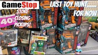 EP200 - Gamestop Store Closing 40% Off Figures