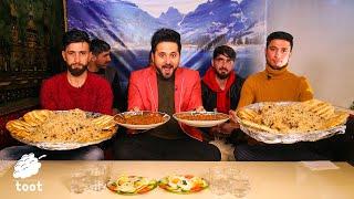 Afghan Food Challenge - Episode 12  چلنج خوردن ملنگ پلو و لوبیا با مشت