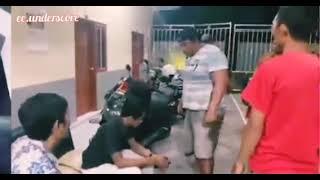 Penipu mengaku sebagai PILOT... Dihajar warga setempat.