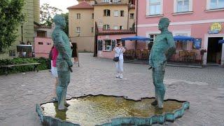 Peeing Statues in Prague-Filmed in 1080pee