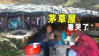 In a thatched house in a deep mountain in Guizhou two 88-year-olds are living in isolation