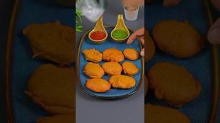 बारिश के मौसम में बनाये आलू के कुरकुरे चटपटे पकौड़े  Aloo Pakoda recipe  #shorts  Kabitaskitchen