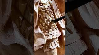 Carving the Guan Yu God of Wealth Statue