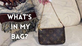 Whats in my bag?  Mini Pochette  Louis Vuitton  What fits?