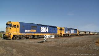 7736V Pacific National Australian Grain Train At Railway Crossing 1762020 - PoathTV