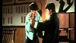 Bruce Lee - Dalla cina con furore scena mitica