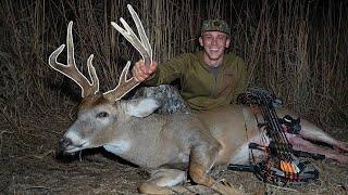 First 30 Minutes Bow Hunting Kansas *BIG BUCK DOWN