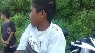 Ditilang polisi anak ini berlutut dan minta ampun  mori ampun