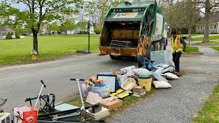 WM Garbage Truck VS Spring Bulk Clean Up