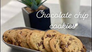 THE BEST CHEWY CHOCOLATE CHIP COOKIE RECIPE.