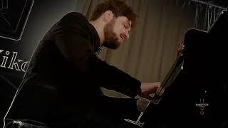 Lukas Geniušas plays L. Desyatnikov