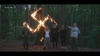 Versteckte Kamera Polnische Neonazis feiern im Wald Hitlers Geburtstag