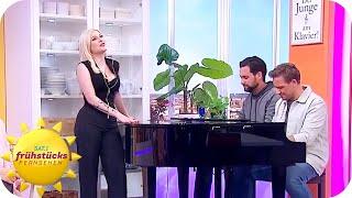 Marie Reim performt Naiv  SAT.1 Frühstücksfernsehen